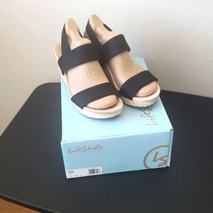 LifeStride Women's Delta Black  Wedge Sandal Size 7.5 W